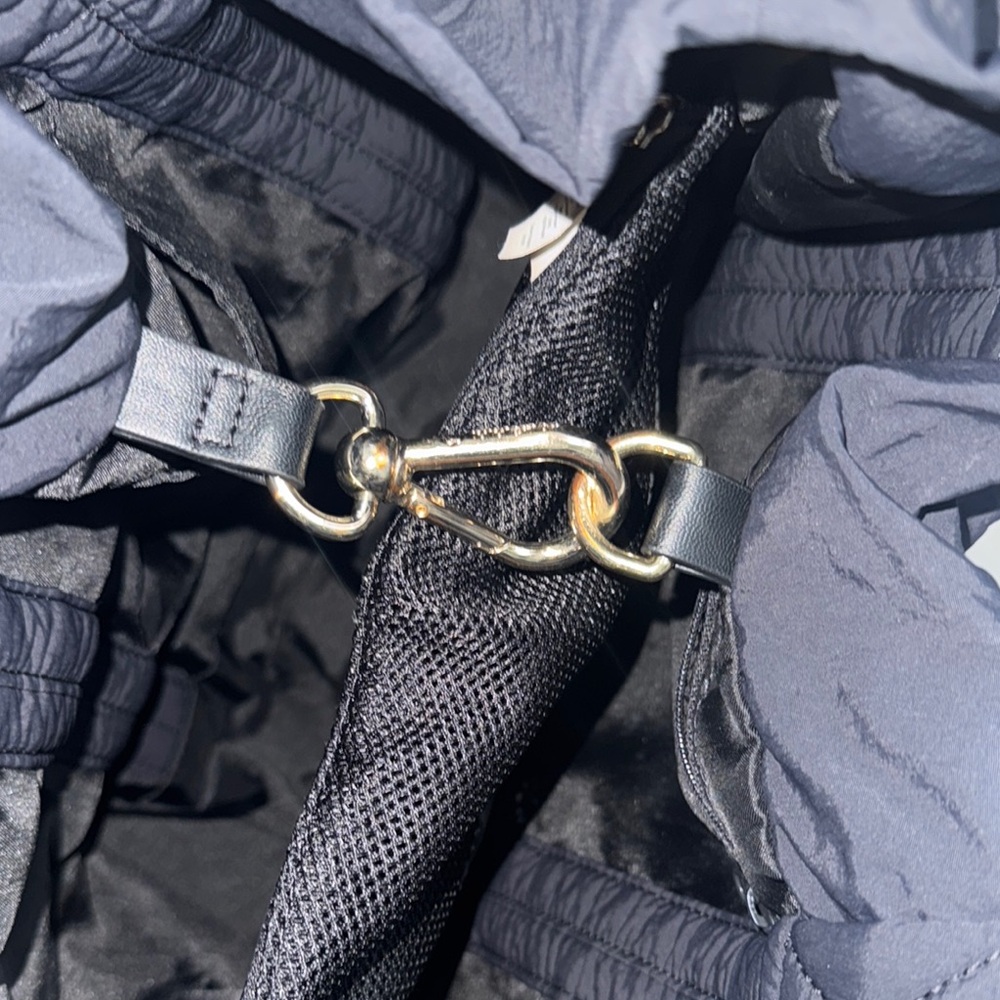 Lululemon On My Level Bag *19L Black - Picture 8 of 11